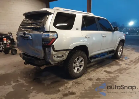 2018 Toyota 4Runner Sr5 z USA, uszkodzony, nr VIN JTEBU5JR7J5579351